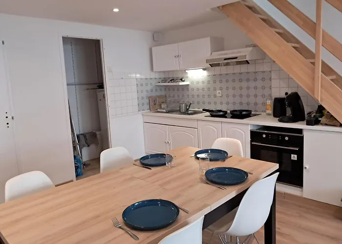 Entre Vieux Port Et Thalasso Pornic