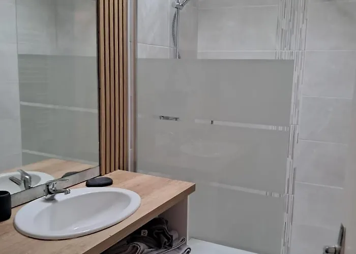 Entre Vieux Port Et Thalasso